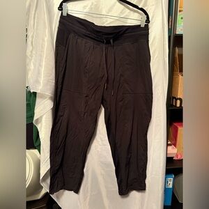 Lululemon Dance Studio Crop *25"